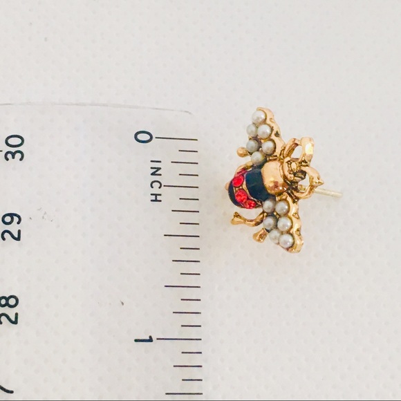 2/$25 Crystal Pearl Vintage Style Bee Earrings NWT - Picture 6 of 6